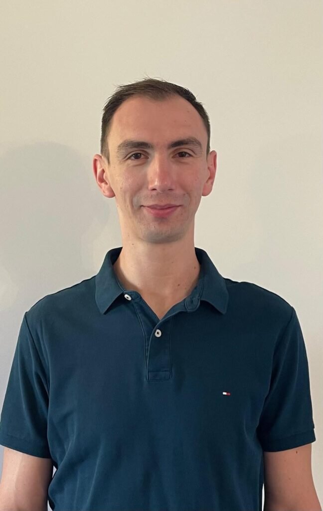Mihai (Cristea) est physio thérapheute au cabinet drakkar à granges